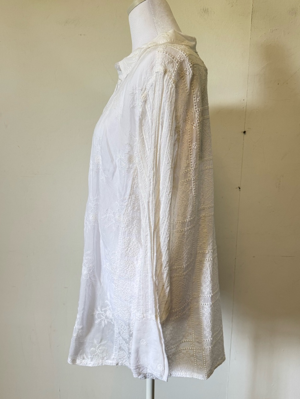 Johnny Was NYX Shirt Off White Mixed Media Blouse Large Coastal Euro Summer NWT - Picture 9 of 16